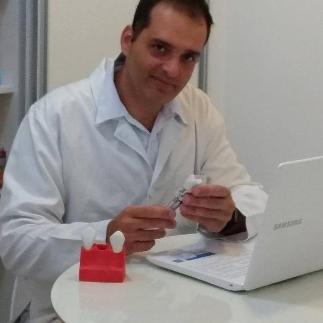 Dr. Rafael Muglia Moscatiello