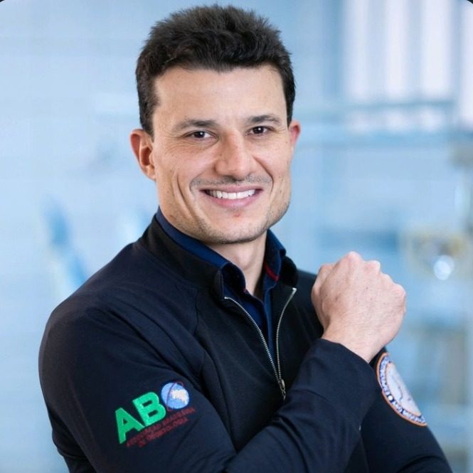 Dr. Éverton Ribeiro Lelis